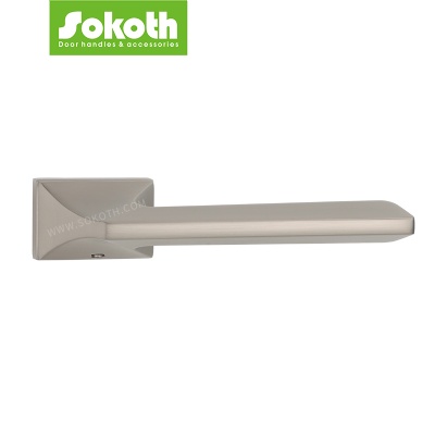 ZINC ALLOY LEVER ON ROSE